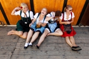 慕尼黑啤酒节 最动人的啤酒和美女